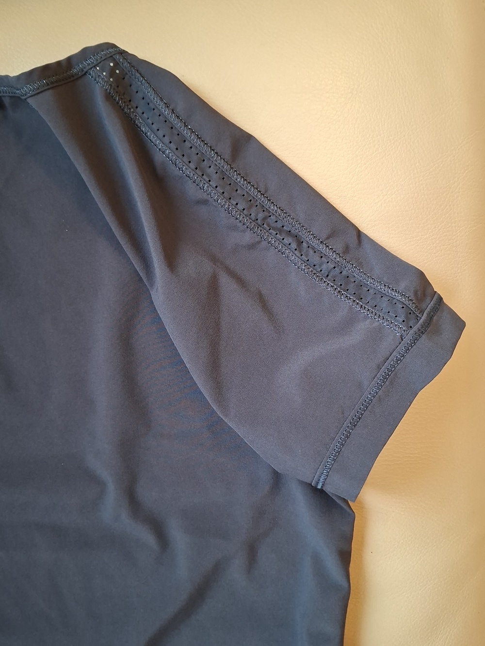 Ivivva Girl by Lululemon🍋 Run Day, Fun Day Tee grey longer t-shirt size 12 - Picture 8 of 9